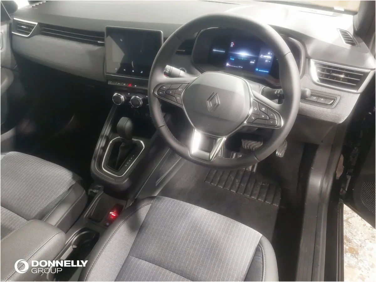 Renault Clio Hatchback Techno - Image 4