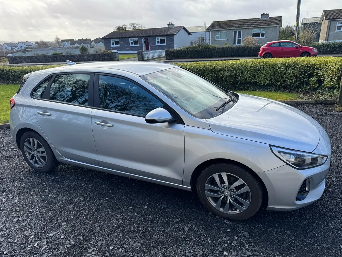 2017 Hyundai i30 SE NAV - Image 4