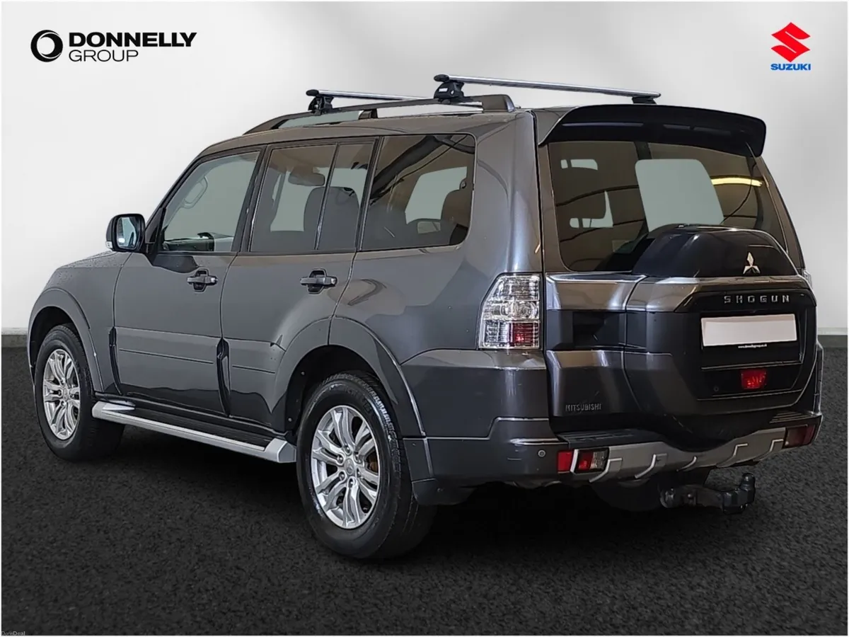 Mitsubishi Shogun Diesel Station Wagon SG3 - Image 2