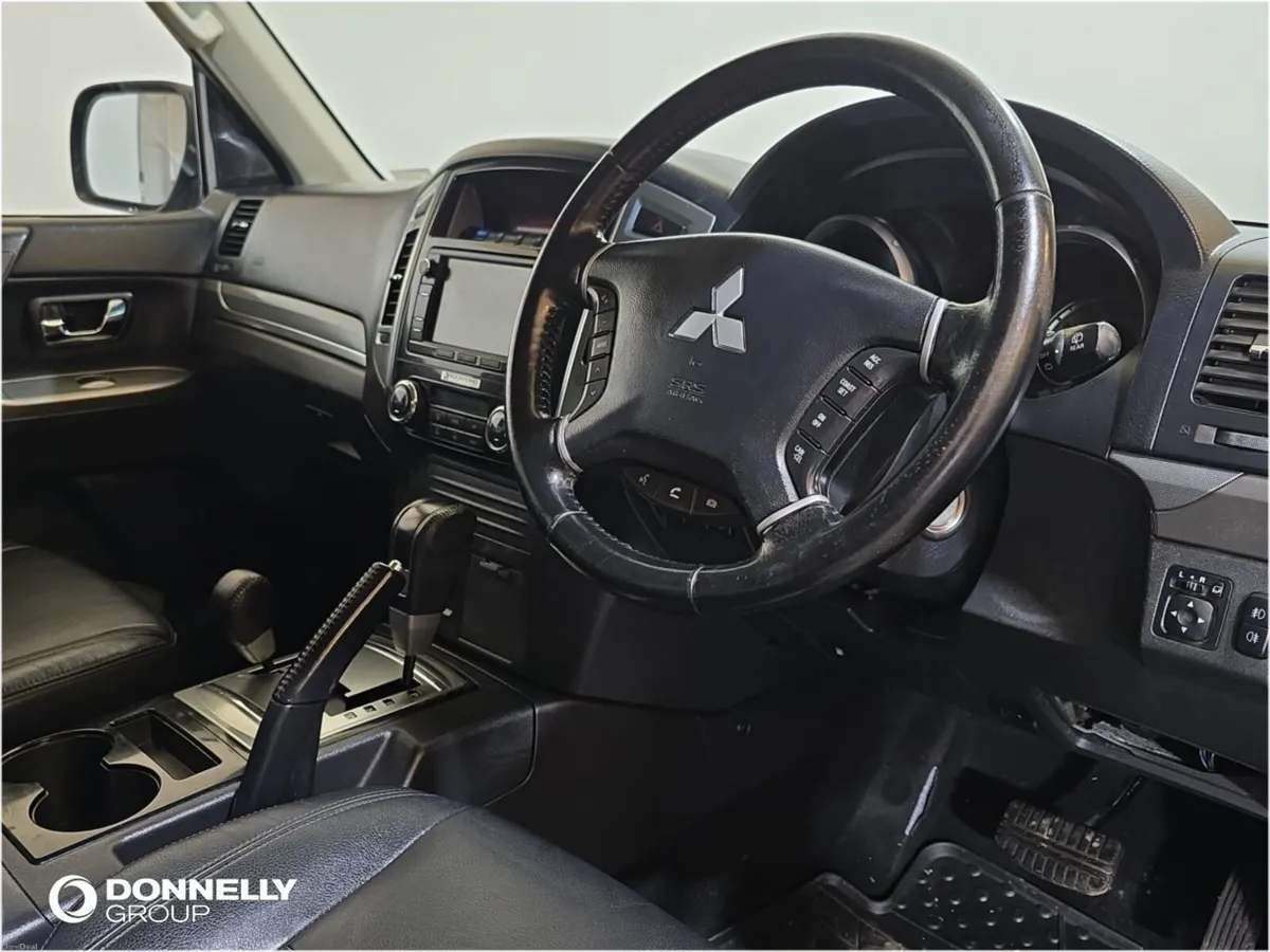 Mitsubishi Shogun Diesel Station Wagon SG3 - Image 4