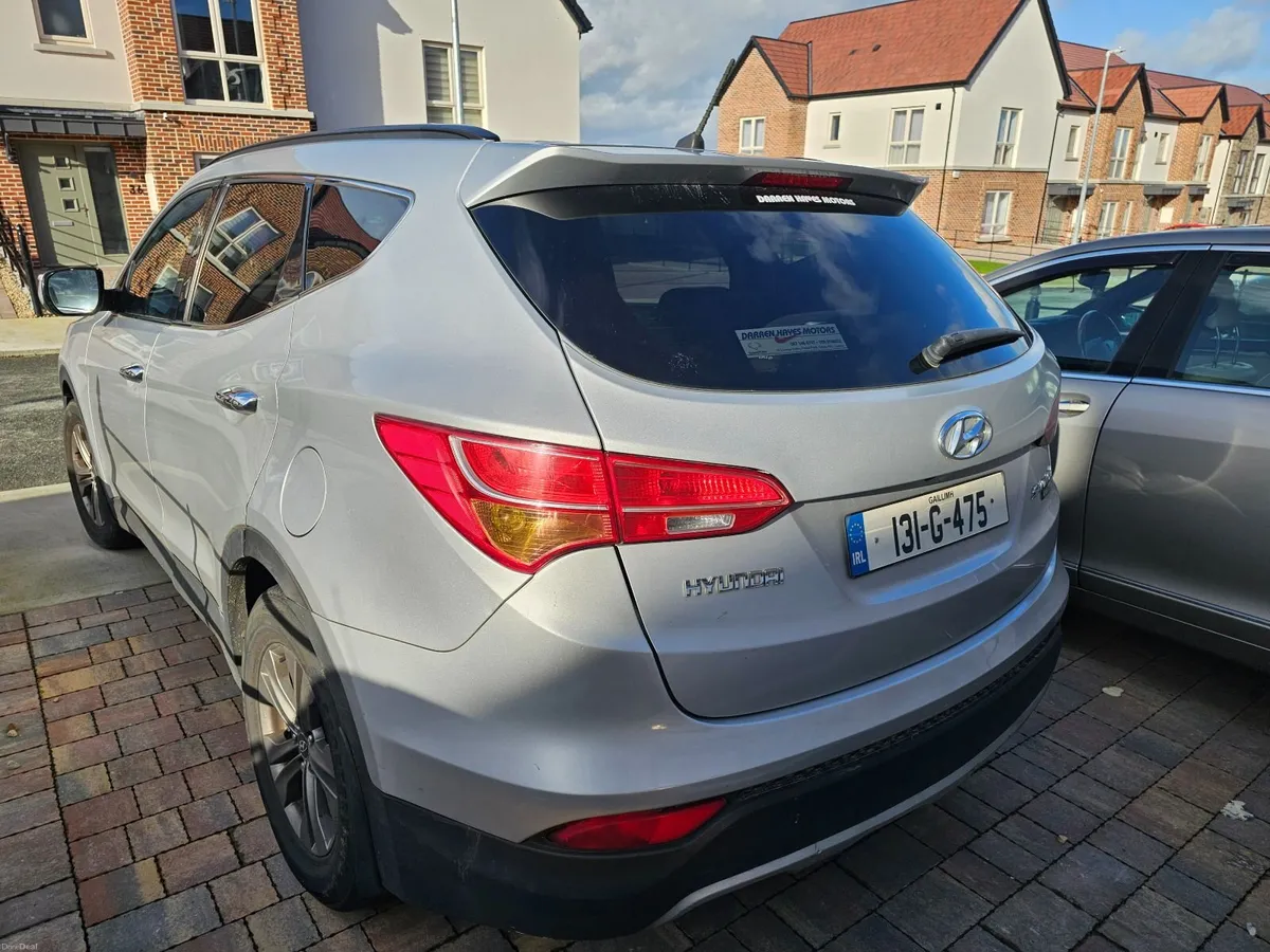 Hyundai Santa Fe 2013 - Image 2