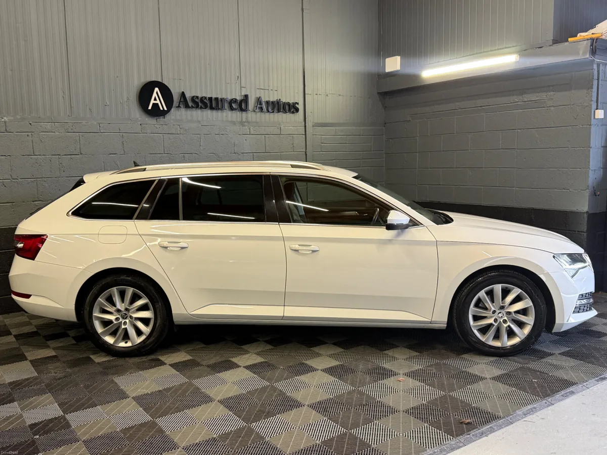 221 Skoda Superb 1.4 TSI PHEV SE Exe DSG Estate - Image 4