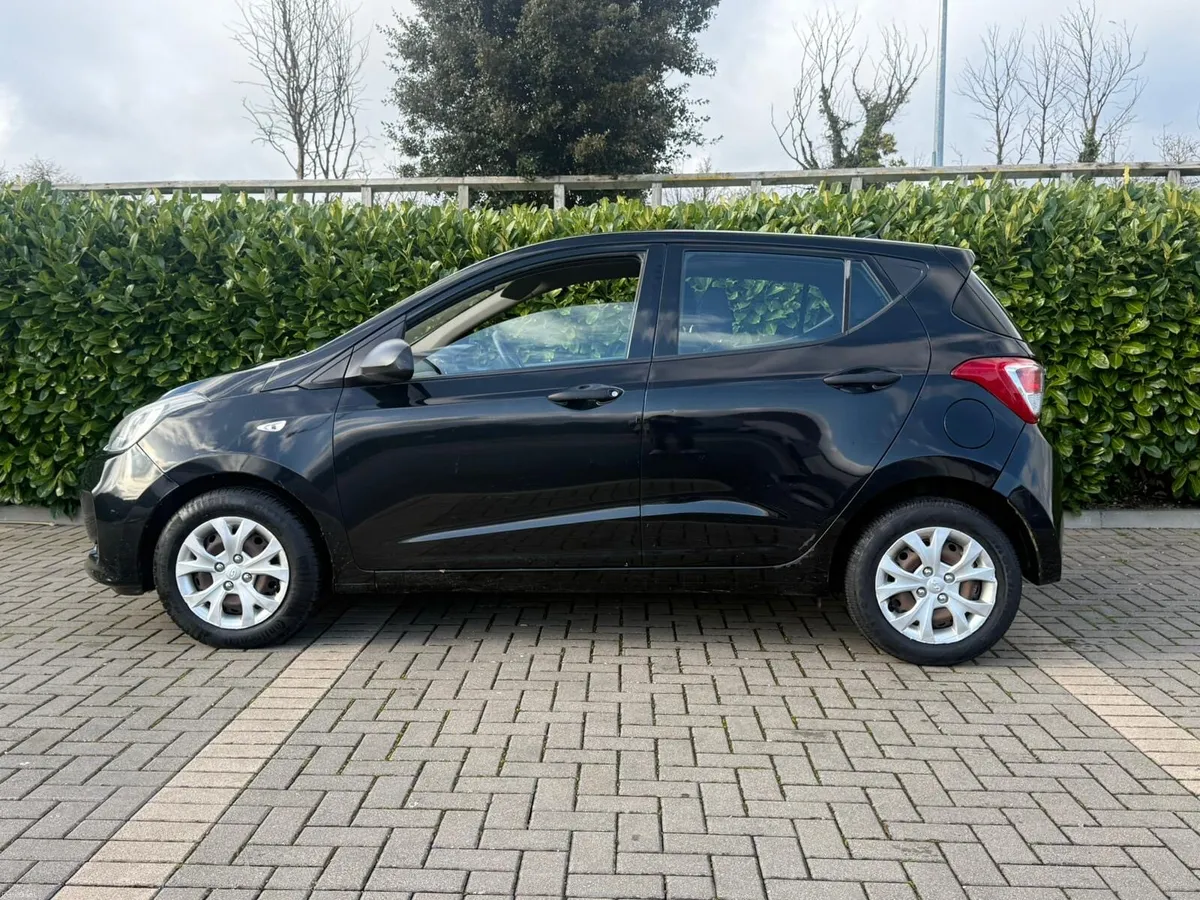 Hyundai i10 1.0 petrol manual - Image 4