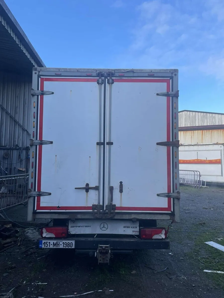 Twin wheel Mercedes sprinter - Image 4