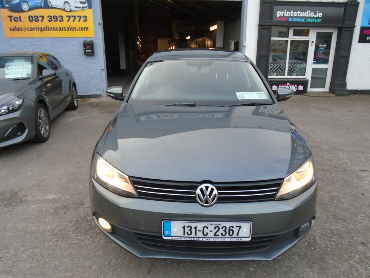 Volkswagen Jetta 2013 LOW kms - Image 2