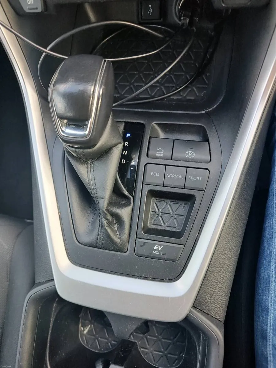 2021 Toyota Rav4 - Image 4