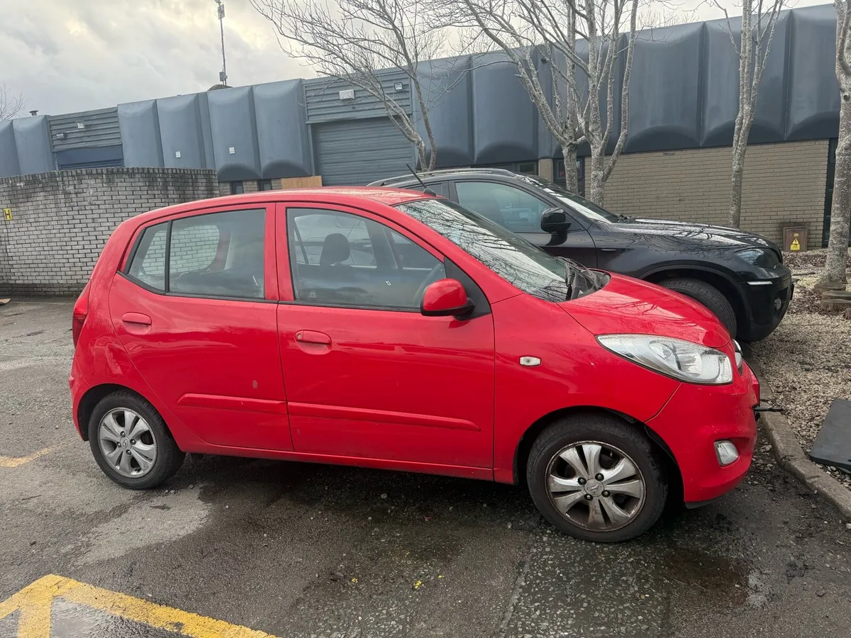 Hyundai i10 2013 read the add - Image 4