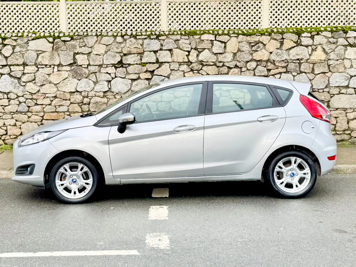 Ford Fiesta 2015!!!1.2L !!!ZETEC!! LOW MILES !!! - Image 4