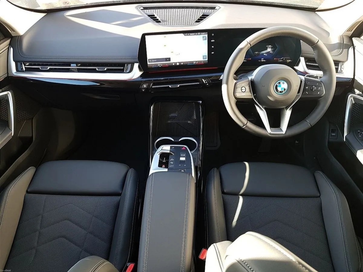 BMW iX1 eDrive20 xLine - Image 4