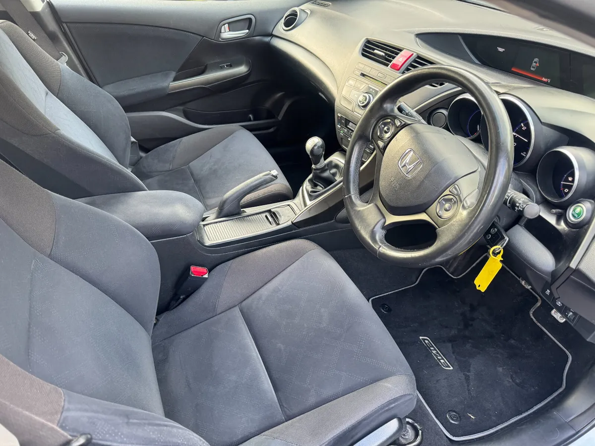 2014 Honda Civic 6 Speed Manual - Image 4