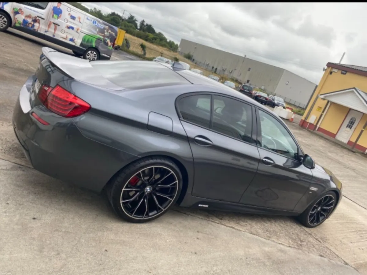 BMW 5-Series 2015 - Image 1