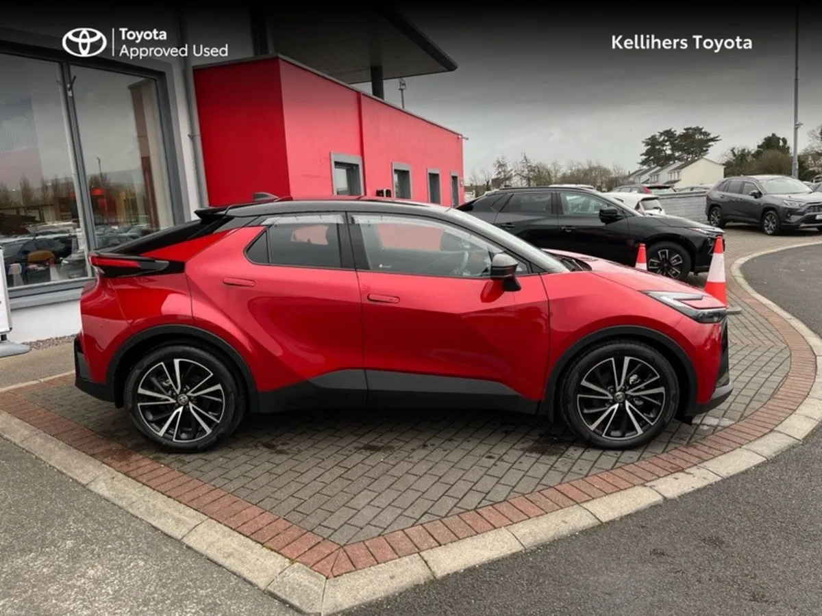 Toyota C-HR HYBRID ELECTRIC SOL - Image 3