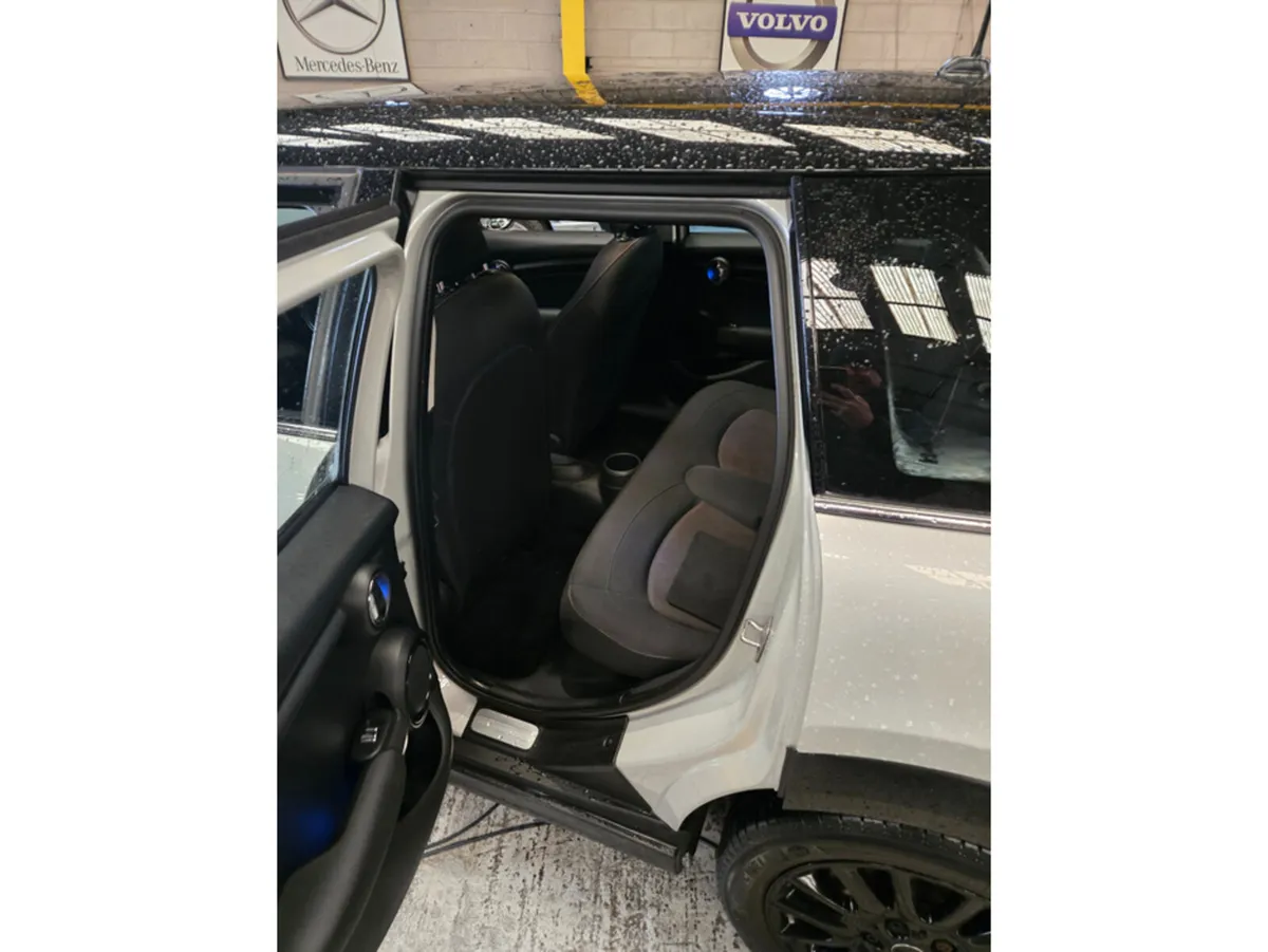 Mini Cooper XS52 4DR COOPER// STUNNING CAR IRSIH C - Image 4