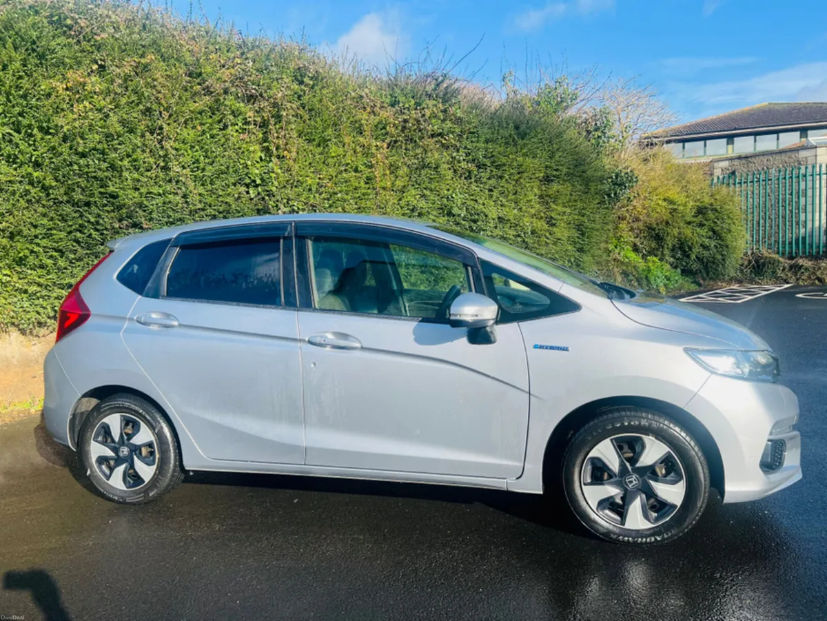 Honda Fit 1.5 hybrid - Image 3
