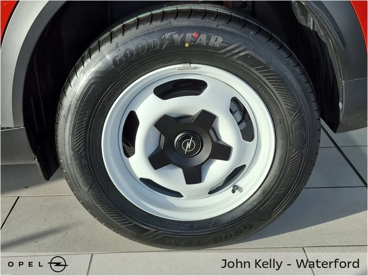 Opel Frontera ELEGANCE MHEV - WHITE EDITION - Image 4