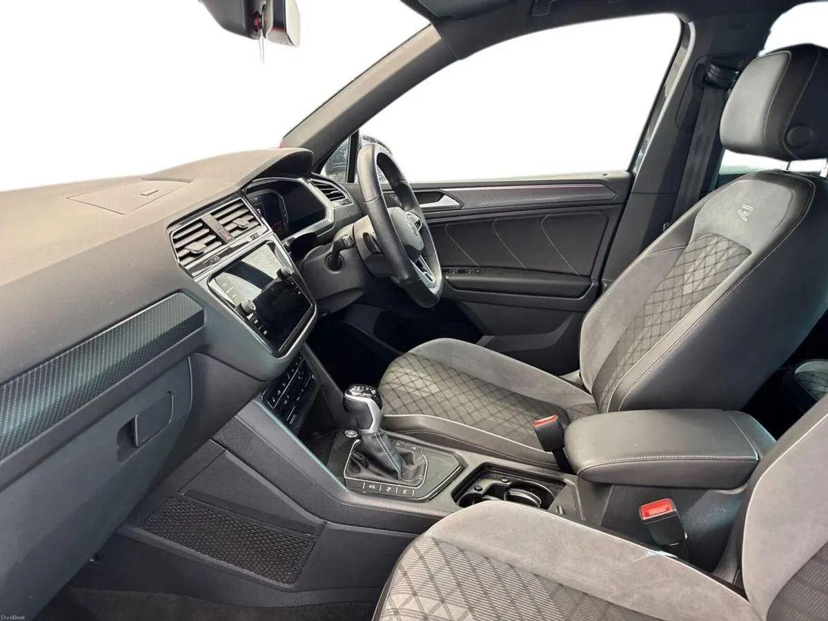Volkswagen Tiguan 2.0TDI R-LINE DSG *PRICE DROP* € - Image 2