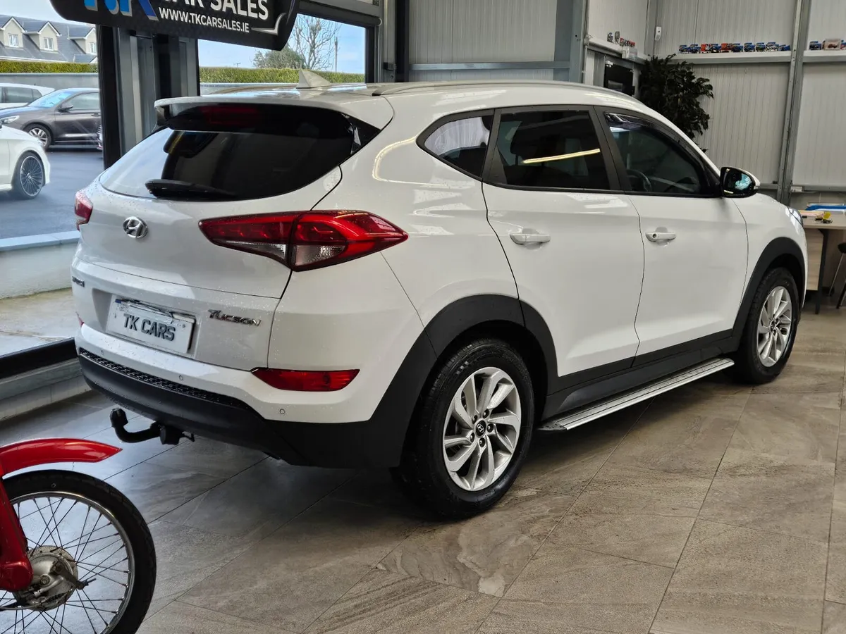 16 HYUNDIA TUCSON COMFORT 1.7 DIESEL - Image 3