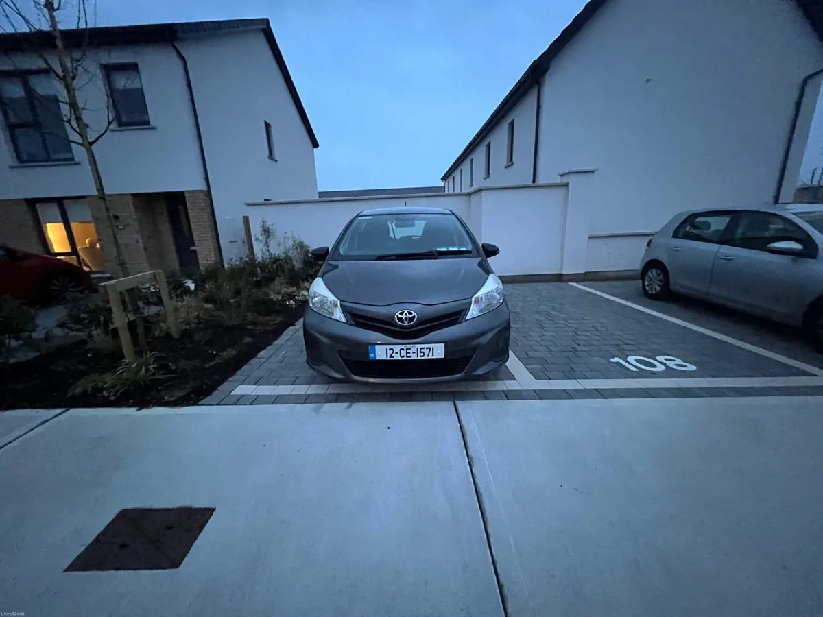 TOYOTA YARIS D4D TERRA - Image 2