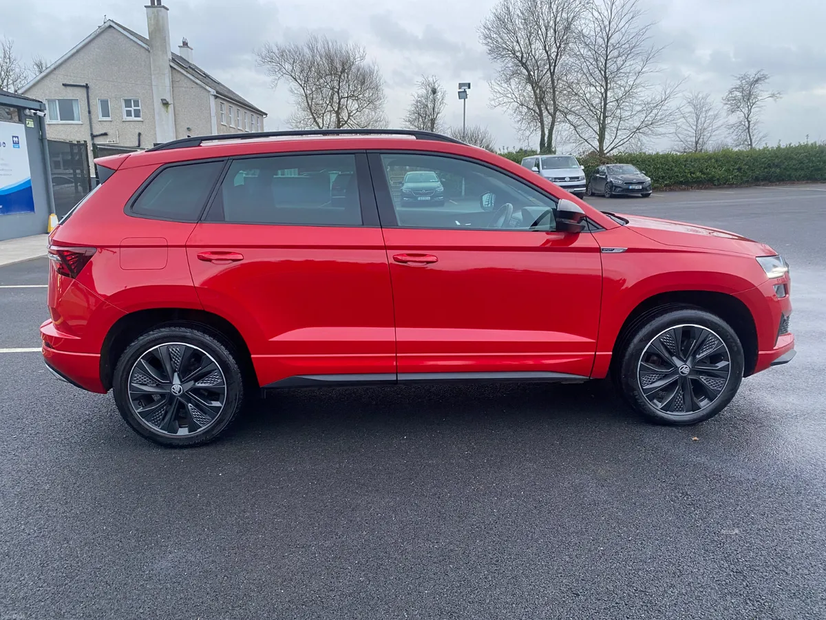 SKODA KAROQ SPORTLINE DSG 2.0 TDI 2023 (231) - Image 4