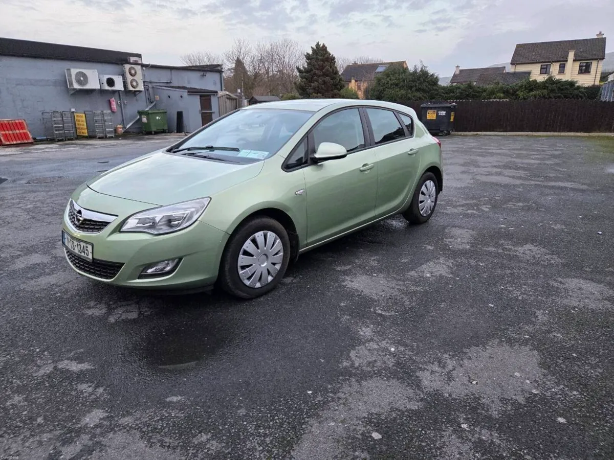 2011 opel astra low miles tax test - Image 1