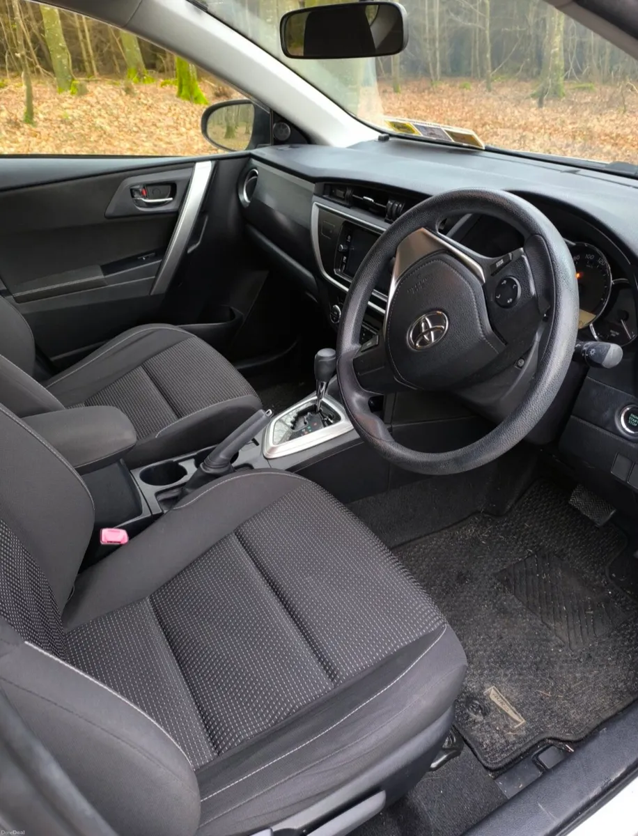 151 Toyota Auris 1.5 petrol automatic transmission - Image 3