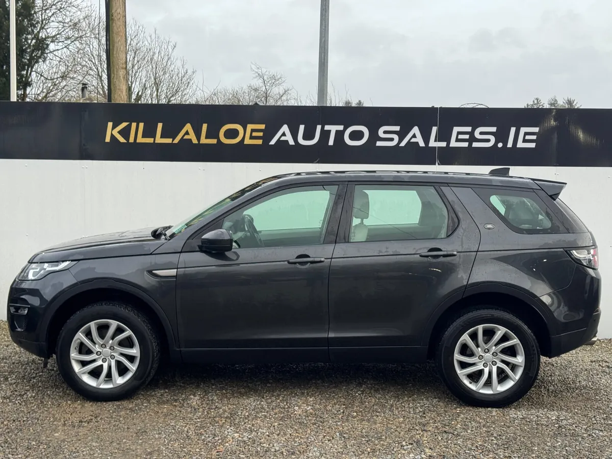 Land Rover Discovery Sport 2019 7 seats - Image 2