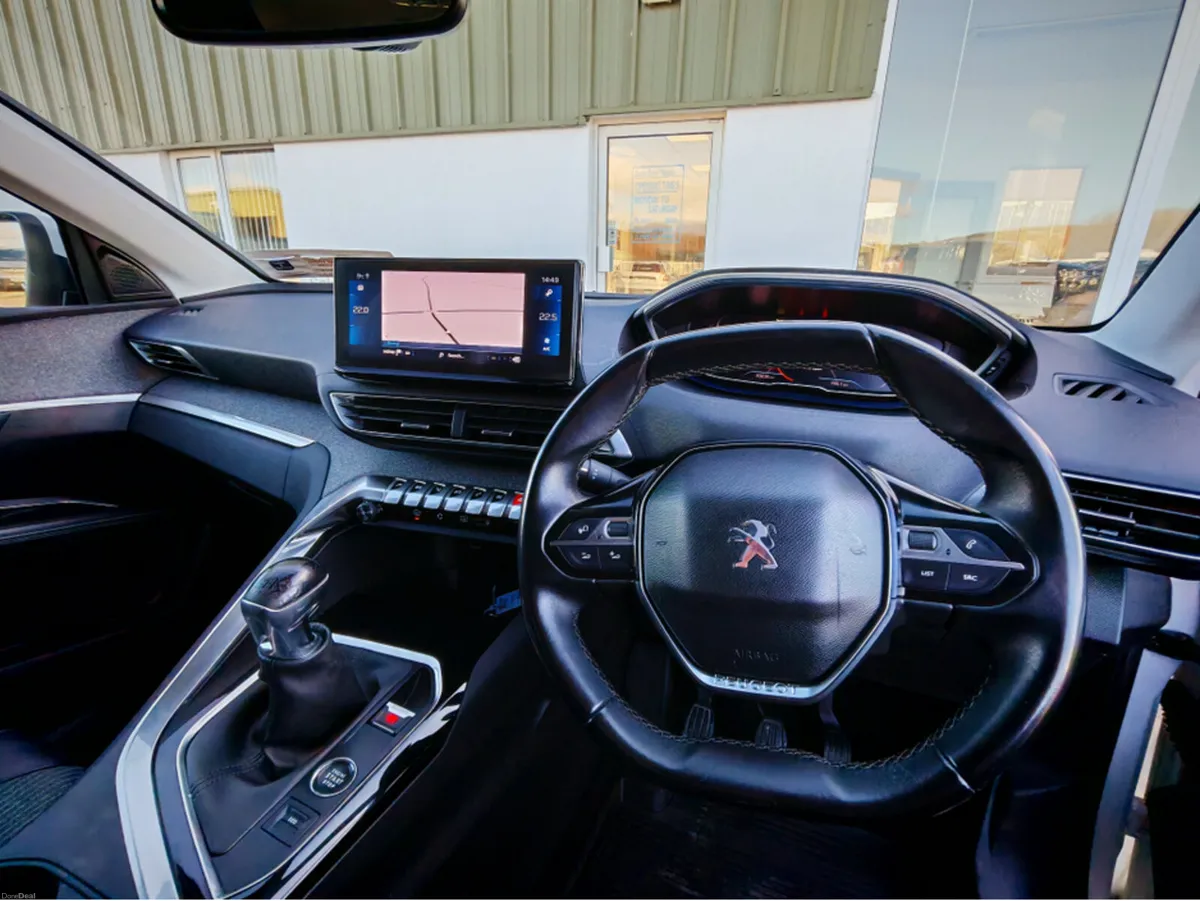 PEUGEOT 5008 ALLURE PREMIUM 130BHP 5DR - Image 2