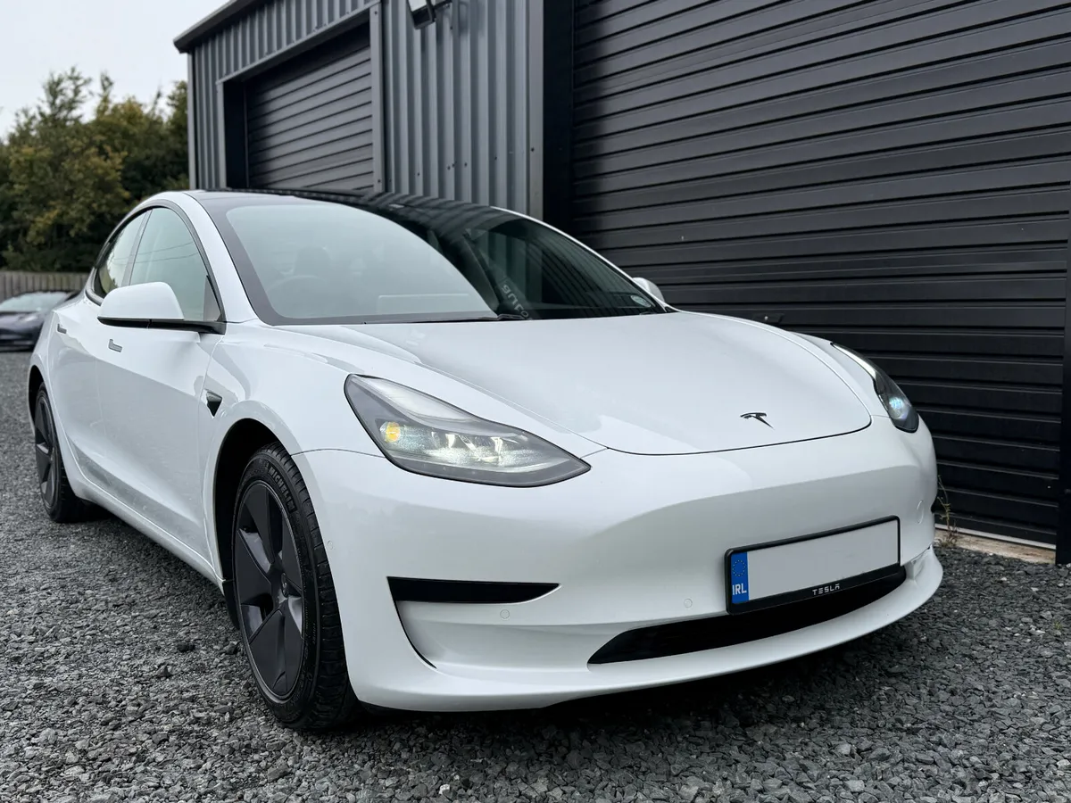 212 Tesla Model 3 Standard Plus - Image 3