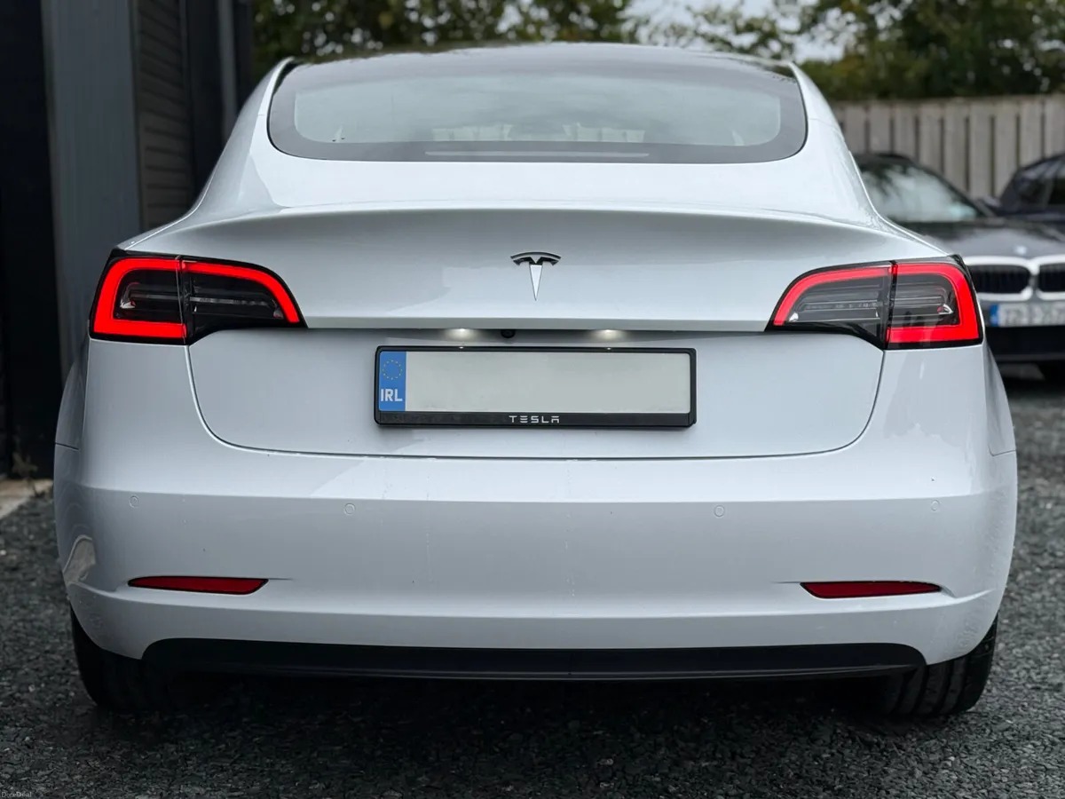 212 Tesla Model 3 Standard Plus - Image 4