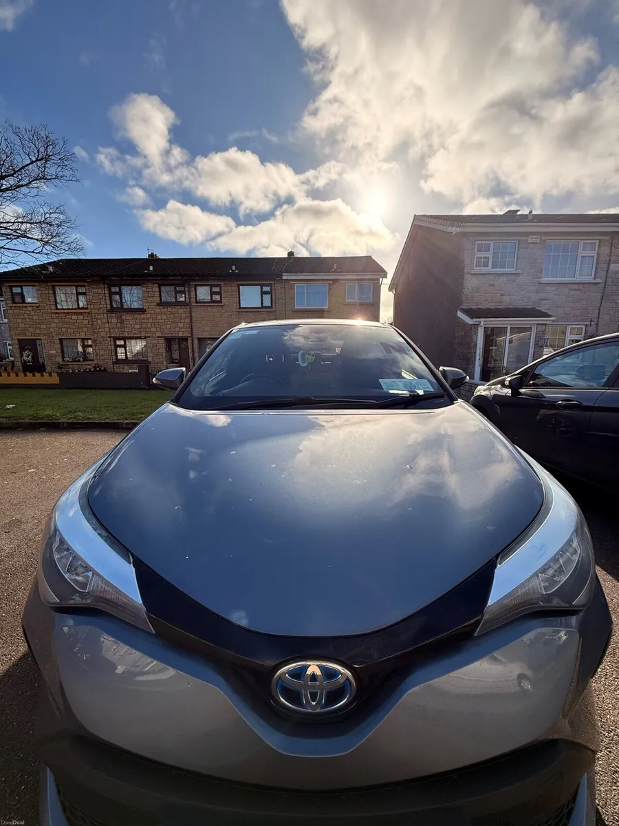 2021 Toyota C-HR sport | Full Toyota service - Image 2