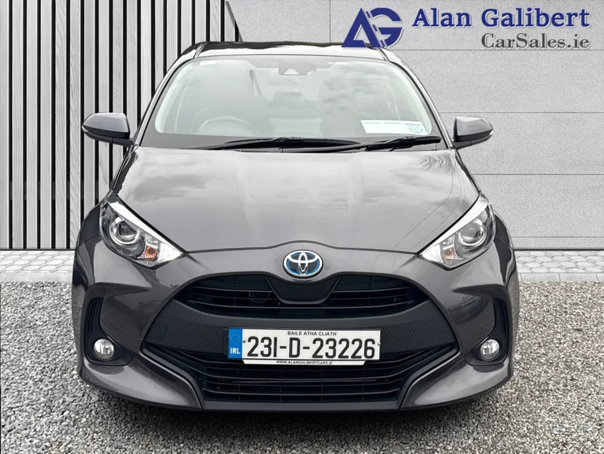 Toyota Yaris 1.5 HYBRID LUNA  AUTO - Image 4