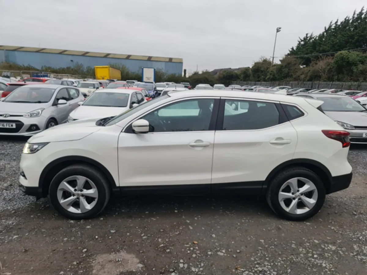 Nissan Qashqai ACENTA PREMIUM Low Mileage - Image 4