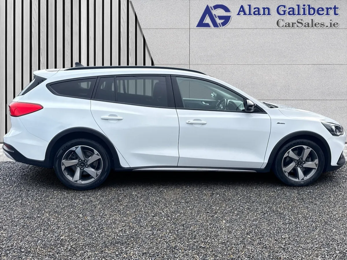 Ford Focus ACTIVE 5W 1.5 TD 120 S6.2 A8 FWD - Image 3