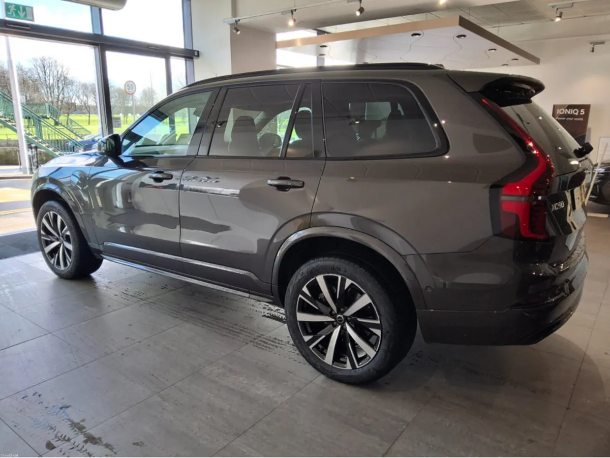 Volvo XC90 T8 PHEV AWD AUTO PLUS - New Model - 7 S - Image 2