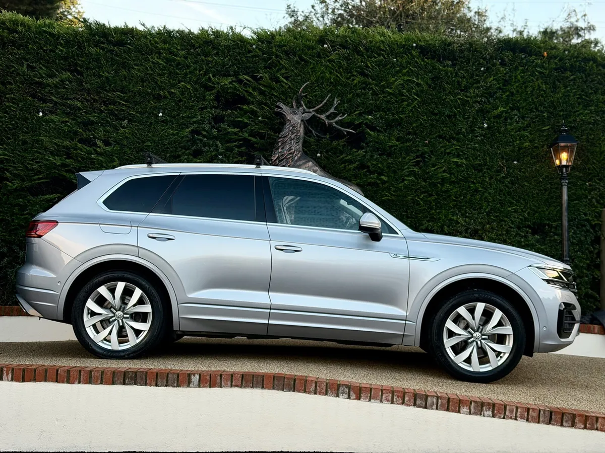 Volkswagen Touareg R Line 3.0 TDI V6 Full spec - Image 4