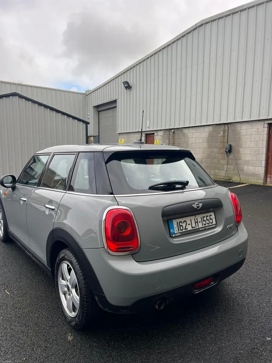 Mini Cooper One 2016 - Image 4