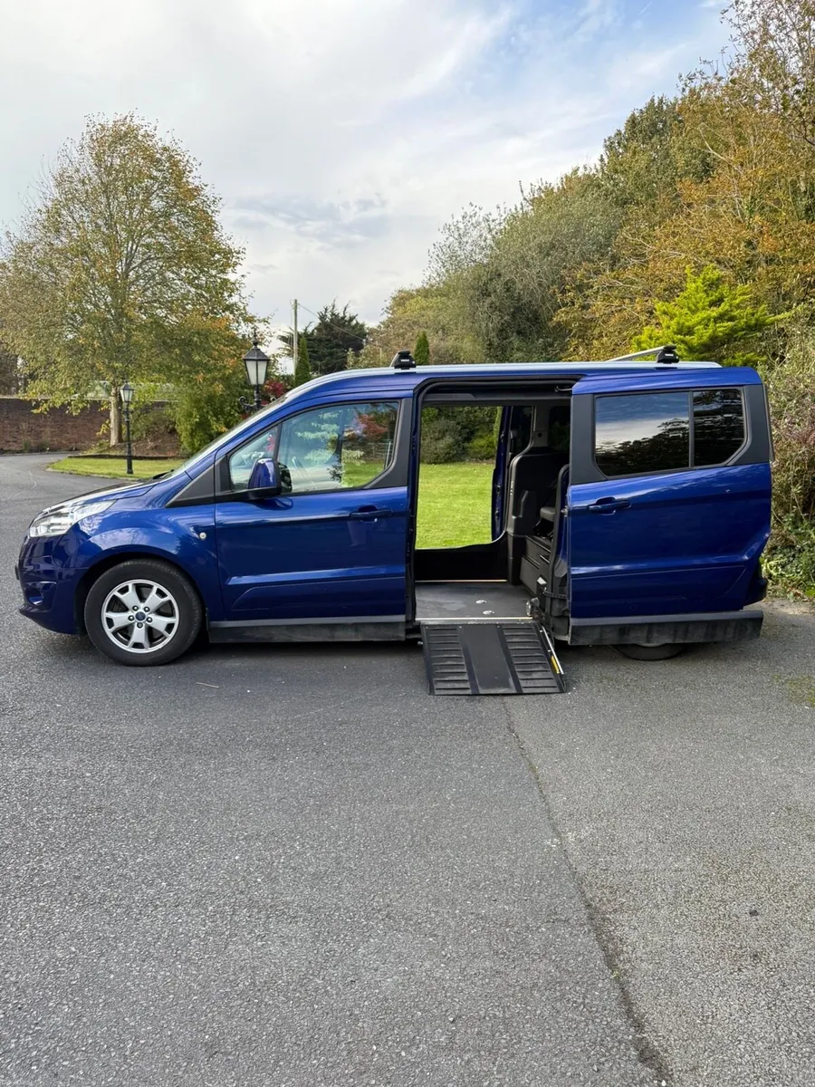 Ford Tourneo Connect | Wheelchair Upfront - Image 1