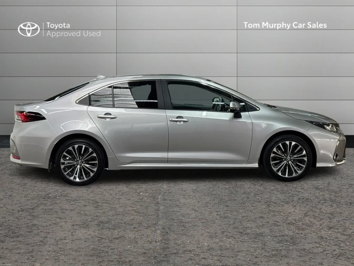 Toyota Corolla COROLLA SALOON LUNA SPORT - Image 3