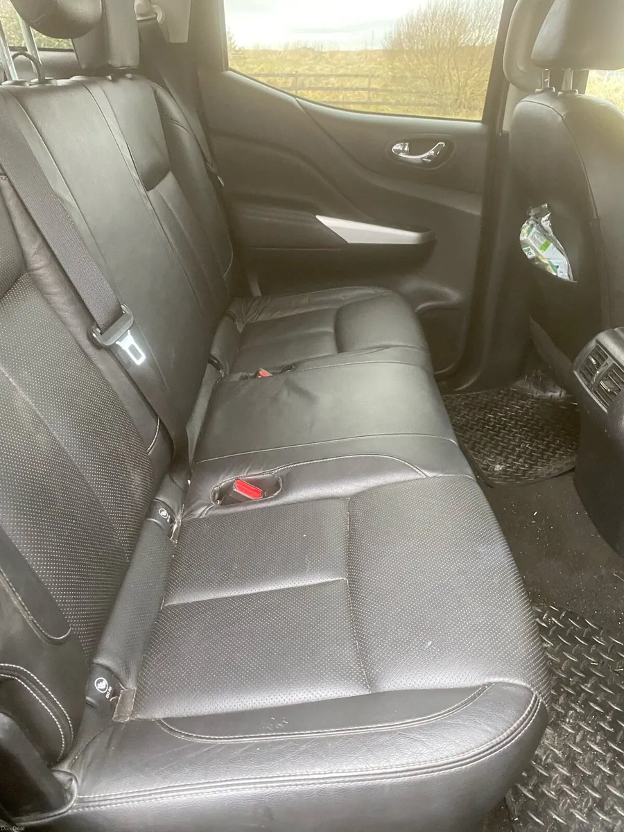 2018 Nissan navara - Image 2