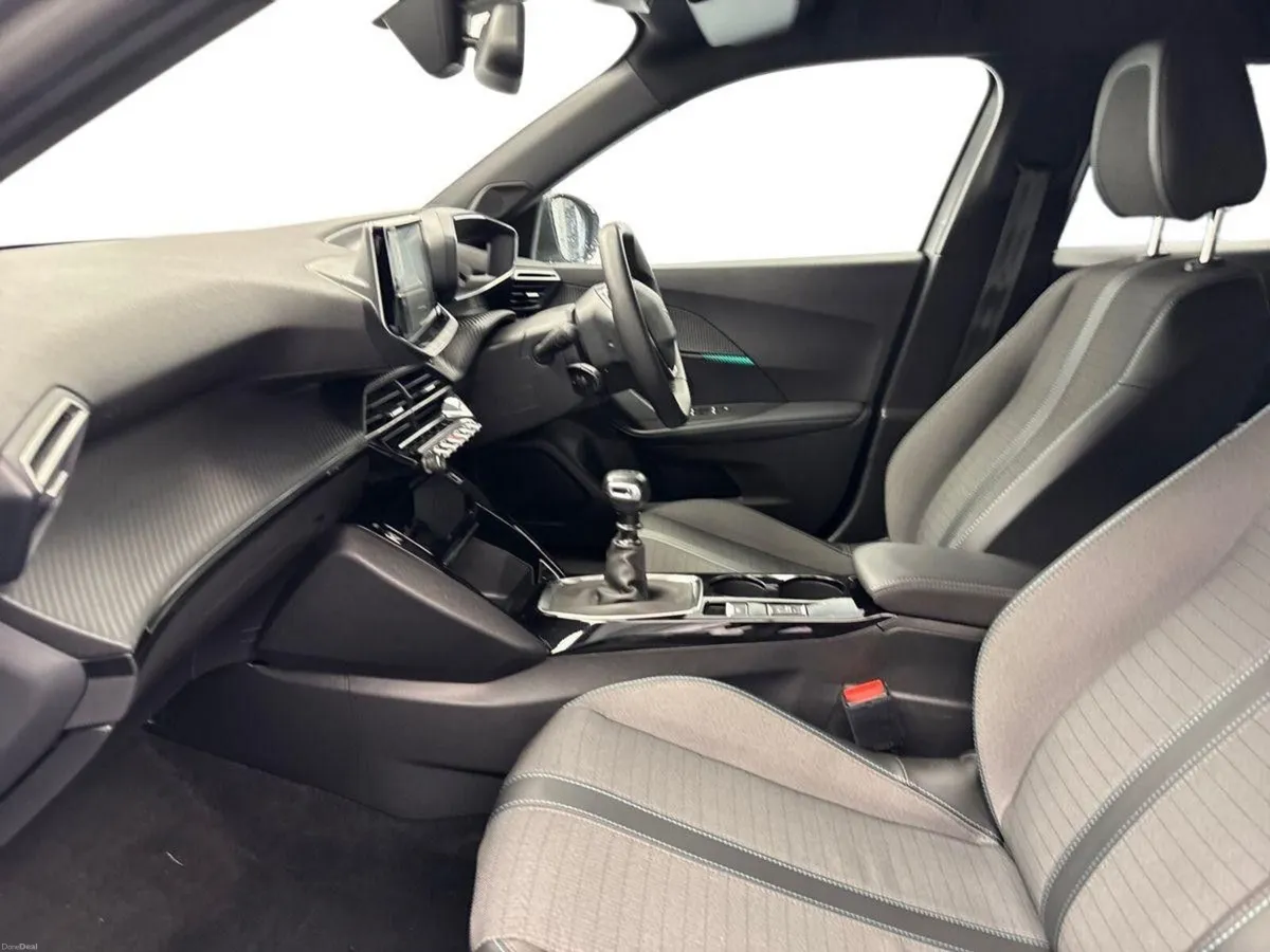 Peugeot 2008 1.2 ALLURE *PROCE DROP* €70 PER WEEK - Image 3