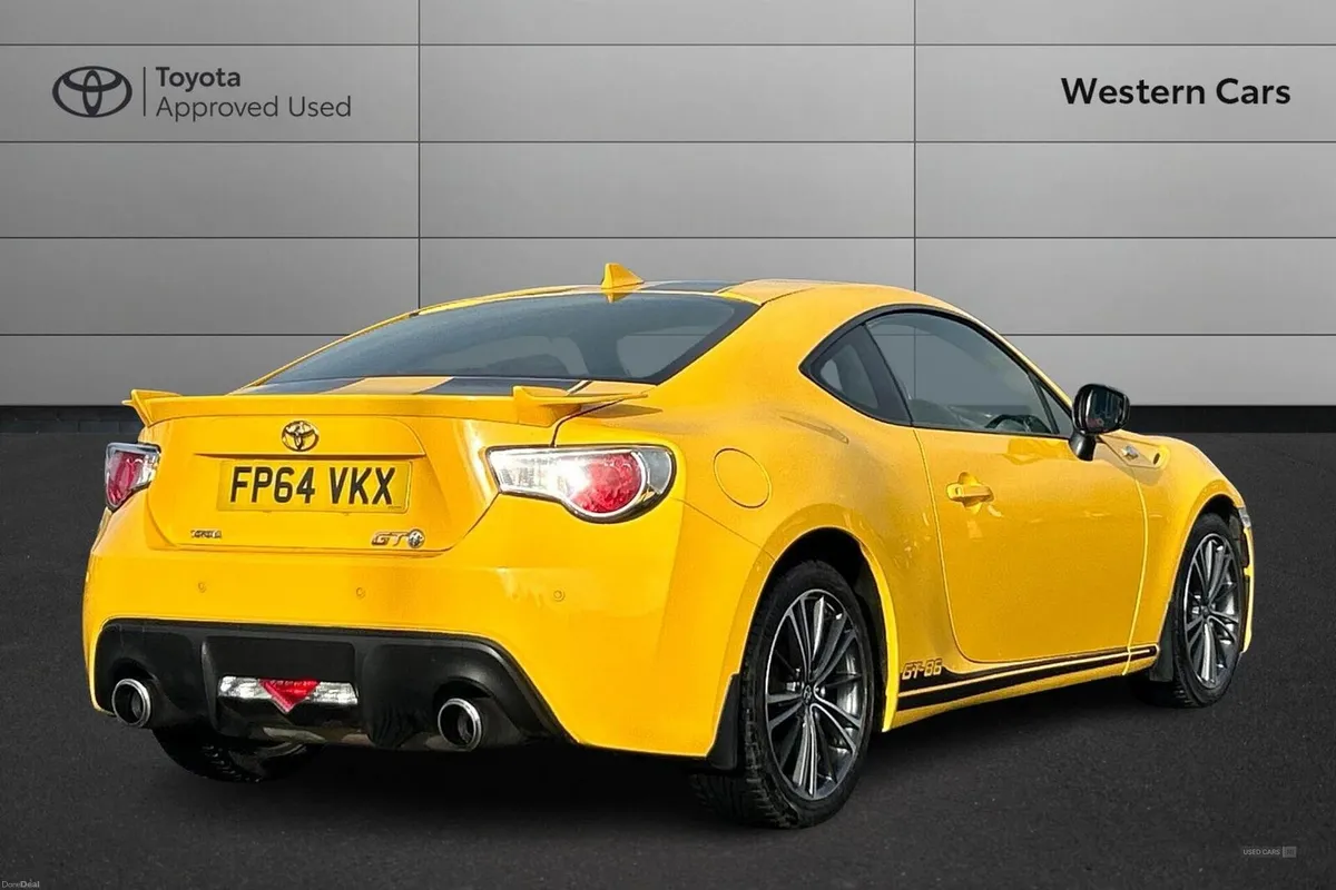 Toyota GT86 2.0 Boxer D-4S Giallo Euro 5 2dr - Image 2
