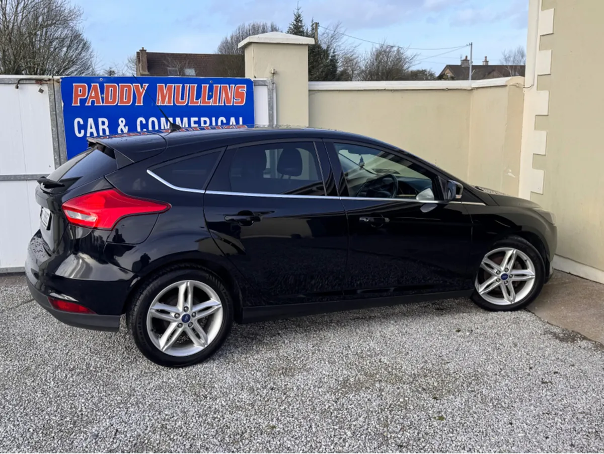 Ford Focus 1.5 TDCI ZETEC 120PS 5DR - Image 4