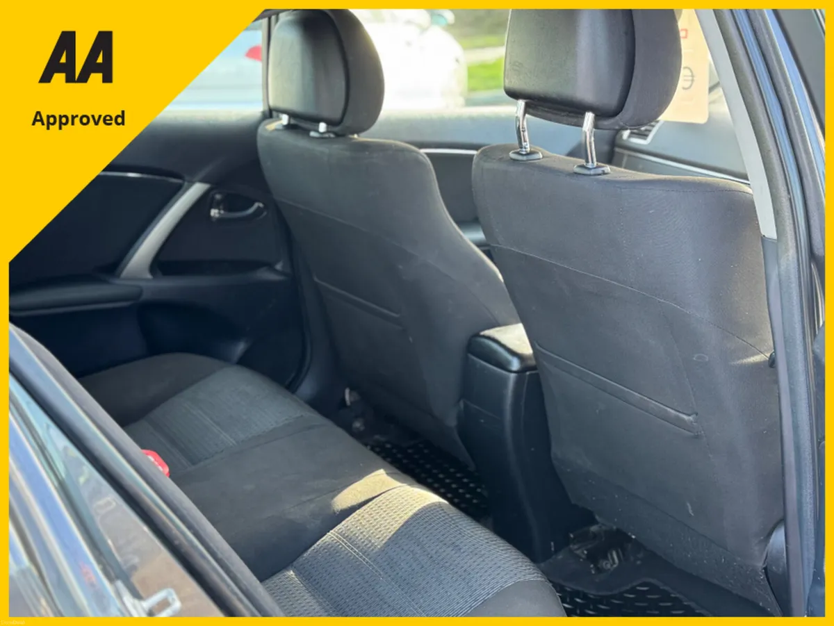 Toyota Avensis 2.0 D-4D TR 4DR OVERMOUNT - Image 4