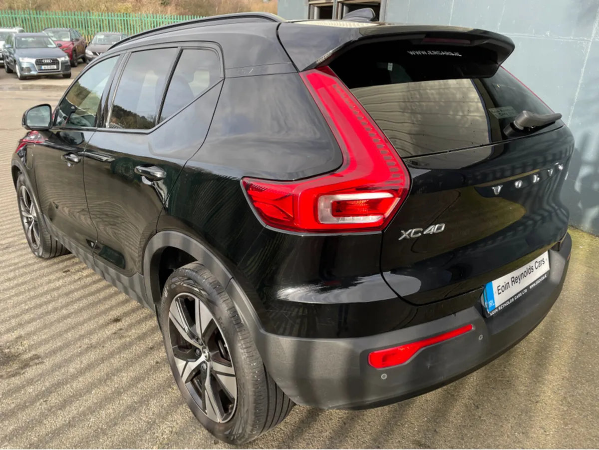 Volvo XC40 R-DESIGN T4 RECHARGE PHEV 1 OWNER!!!.. - Image 4