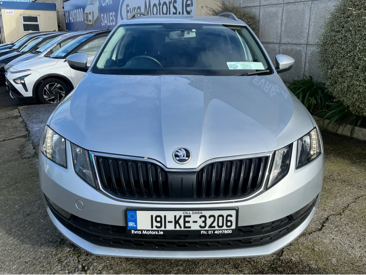 Skoda Octavia AMBITION ESTATE 1.6 DIESEL //REVERSE - Image 2