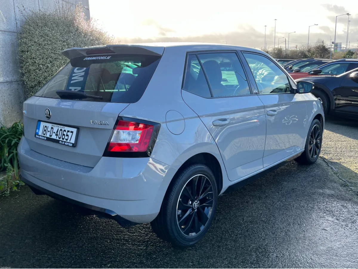 Skoda Fabia MONTE CARLO AUTOMATIC 1.0 TSI PETROL / - Image 4