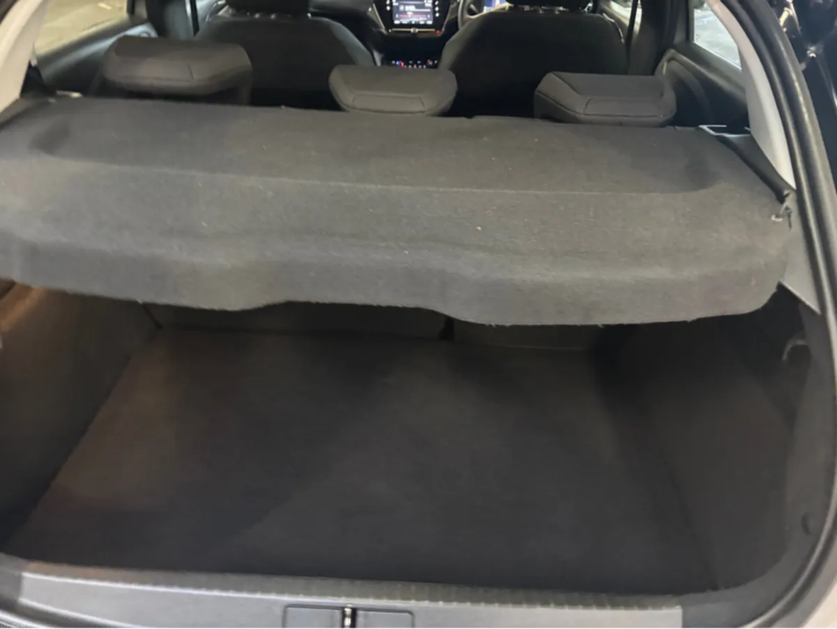 Opel Corsa SPORT 1.2 75PS-PET-5SP 4DR - Image 2