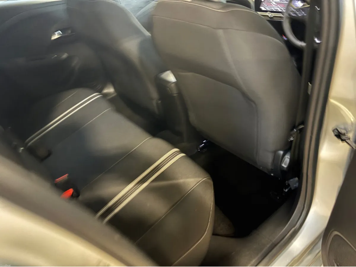Opel Corsa SPORT 1.2 75PS-PET-5SP 4DR - Image 4