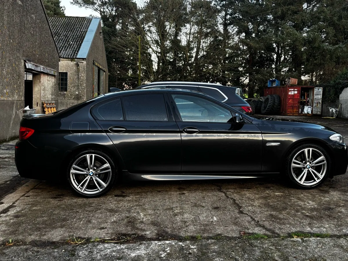 2012 BMW F10 - Image 4