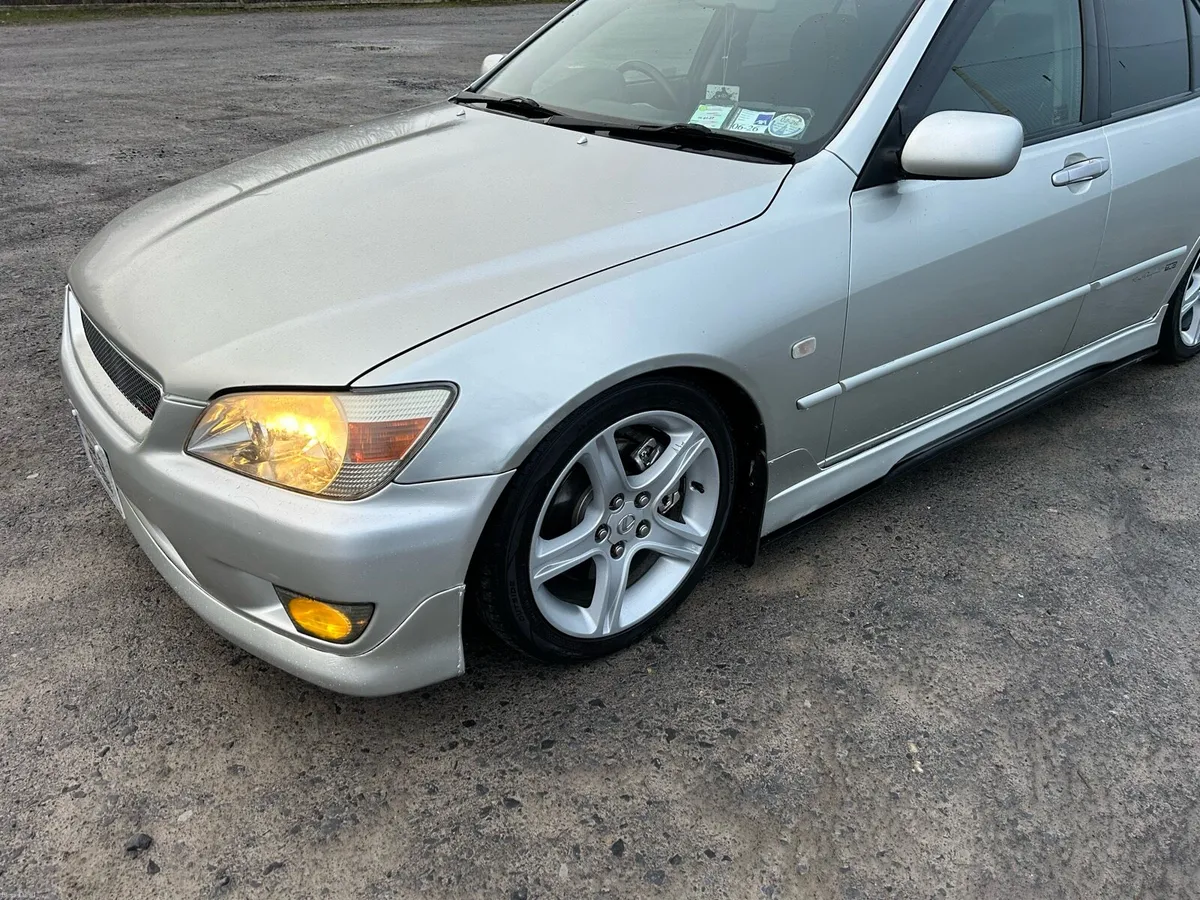 Lexus is200 - Image 3